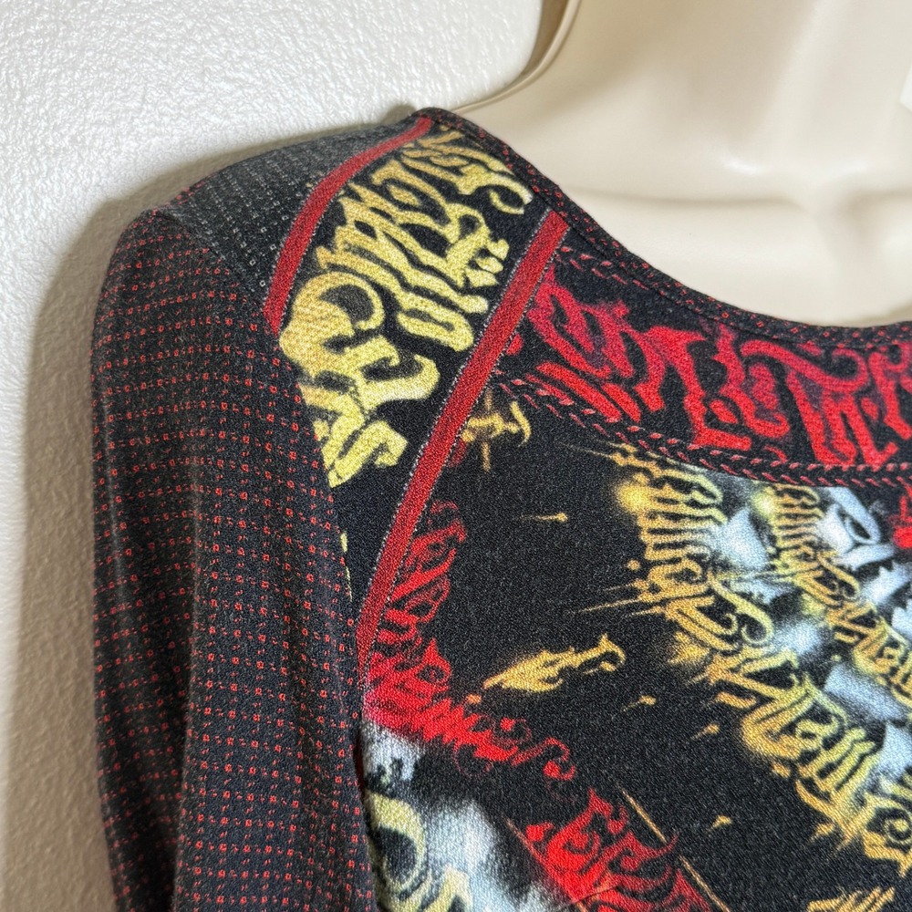 Aventures des Toiles Graphic Print Long Sleeve Top Black Red Gothic Tribal Sz 36 - Picture 10 of 10